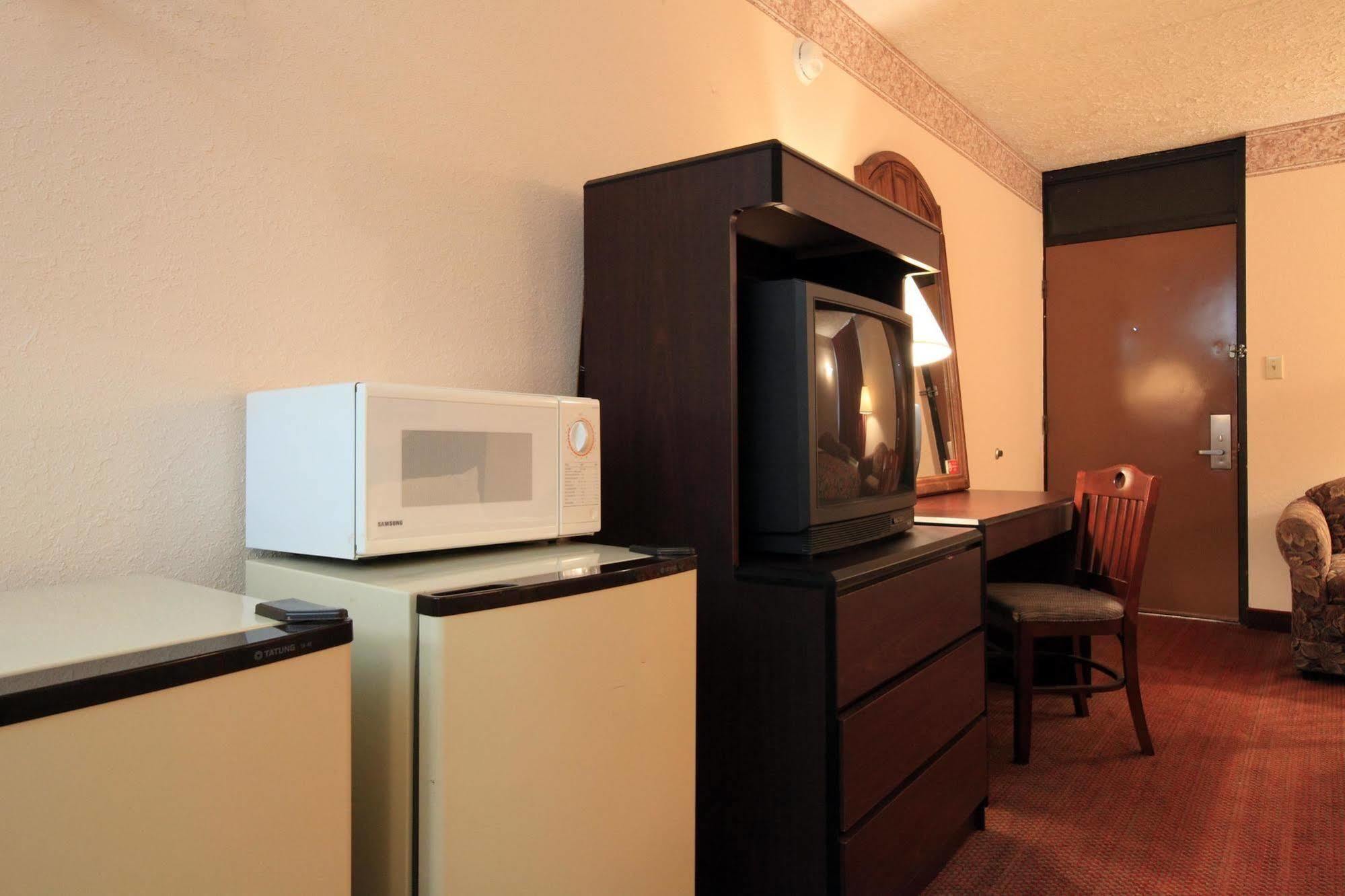 Americas Best Value Inn North Capital Raleigh Szoba fotó